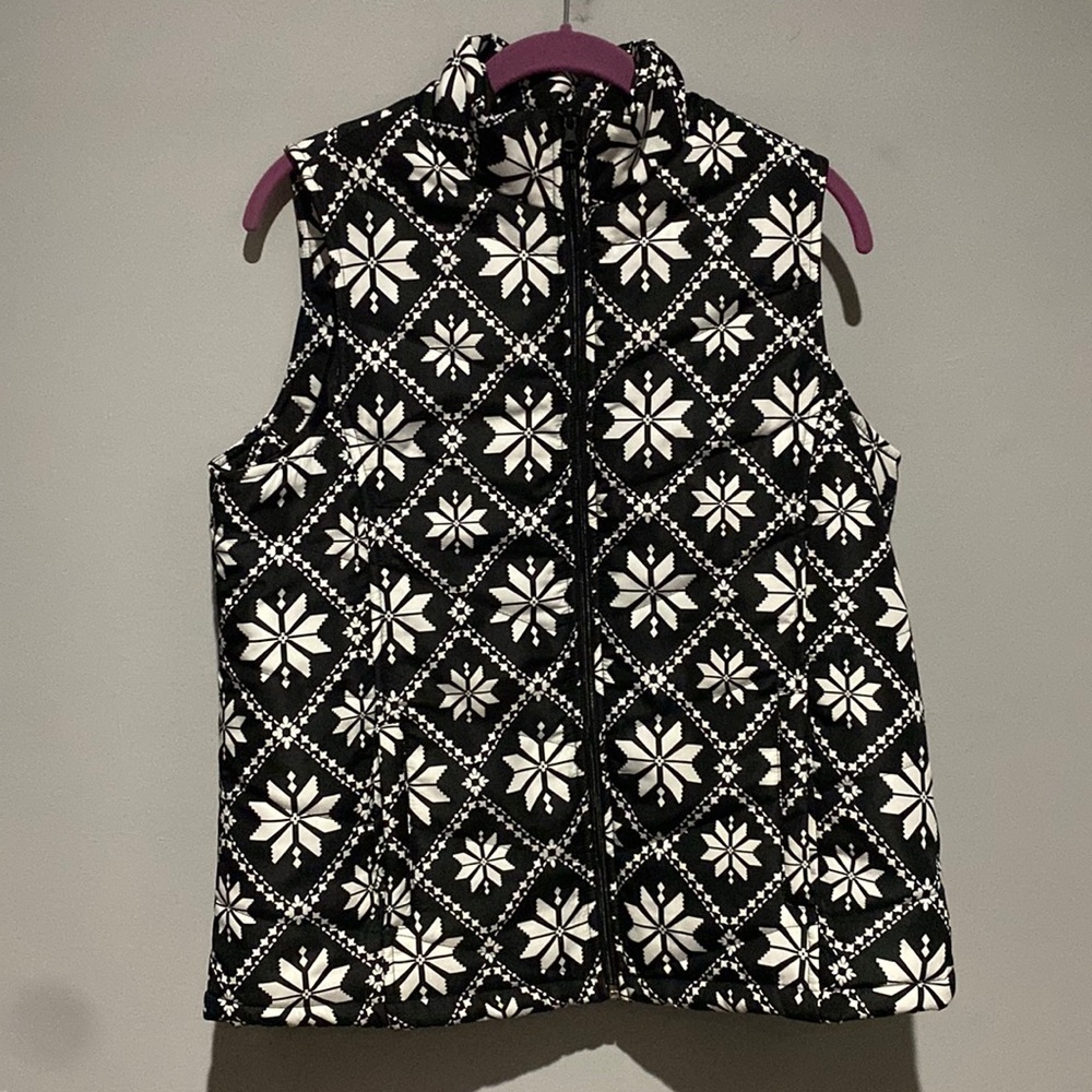 Basic Editions Lighweight Vest. Size Medium